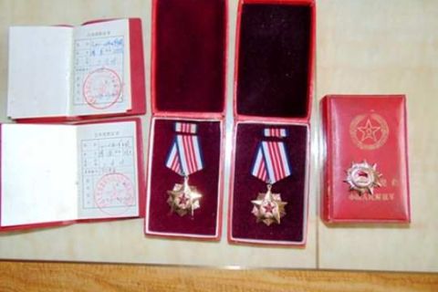 铆钉与墨迹&mdash;&mdash; 一名铁道兵的青春记忆