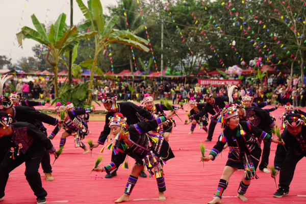 从&ldquo;软弱涣散村&rdquo;到&ldquo;网红同心寨&rdquo;曼坝伞打了一个漂亮的&ldquo;翻身仗&rdquo;