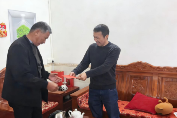 江西安远县塘村乡：春节慰问暖寒冬 携手共迎新春来