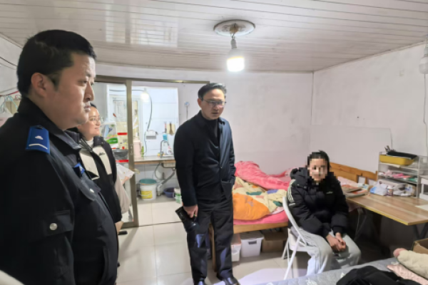 兵房初中 + 大豫派出所 织密校园周边安全防护网