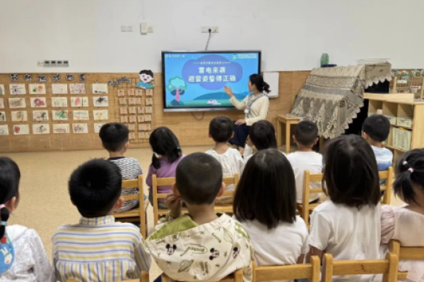 警消联动进校园 安全技能 &ldquo;零距离&rdquo;！南通市通师二附春芽幼儿园扎实开展防灾减灾活动